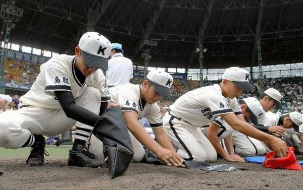 徐靖 沙青青︱百年甲子园:青春、热血和乡愁